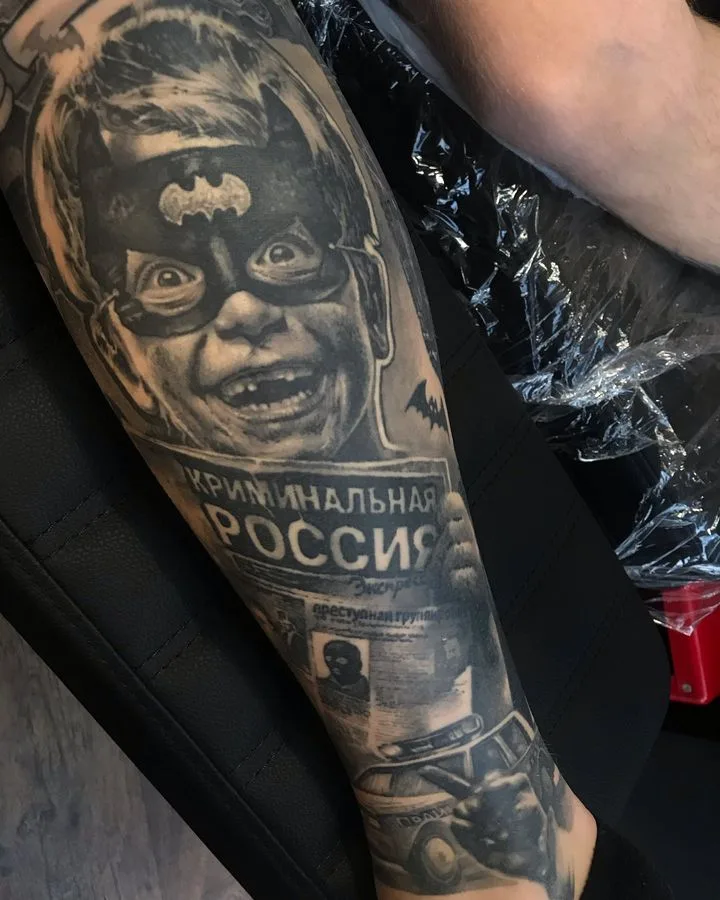 Тату в стиле черно-серый реализм - мастер Макс Круп