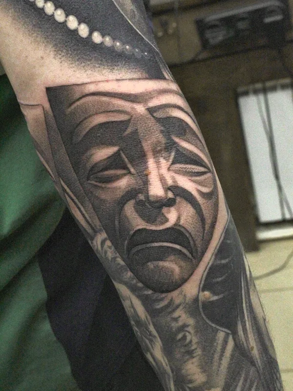 black and grey black and grey Tatuagem em forearm #65431 | Tatuador Андрей Андронов