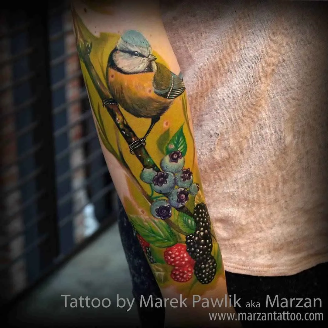 Tattoo artist Marek Marzan Pawlik color, realistic tattoo, bird, flower