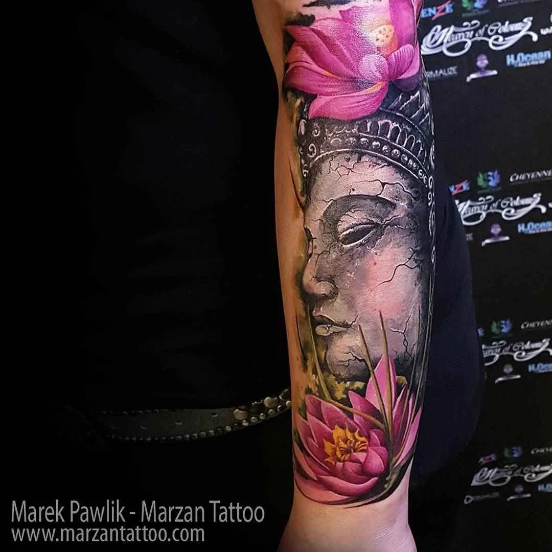 Tattoo artist Marek Marzan Pawlik color, realistic tattoo, bird, flower
