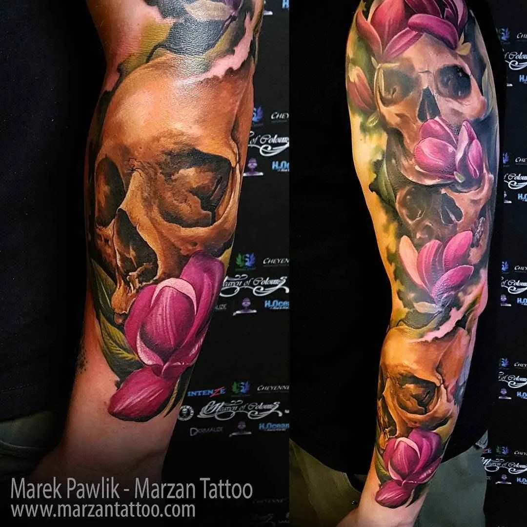 Tattoo artist Marek Marzan Pawlik color, realistic tattoo, bird, flower