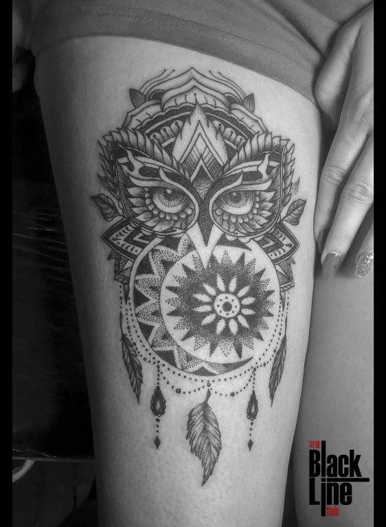 Блэкворк Owl, Mandala tattoo на Thigh