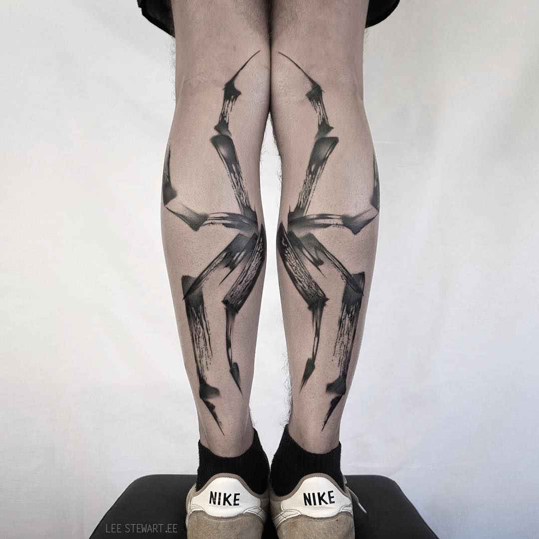 Black Ink stroke – Tattoo Studio München | CHAOS CREW | Tätowierer München