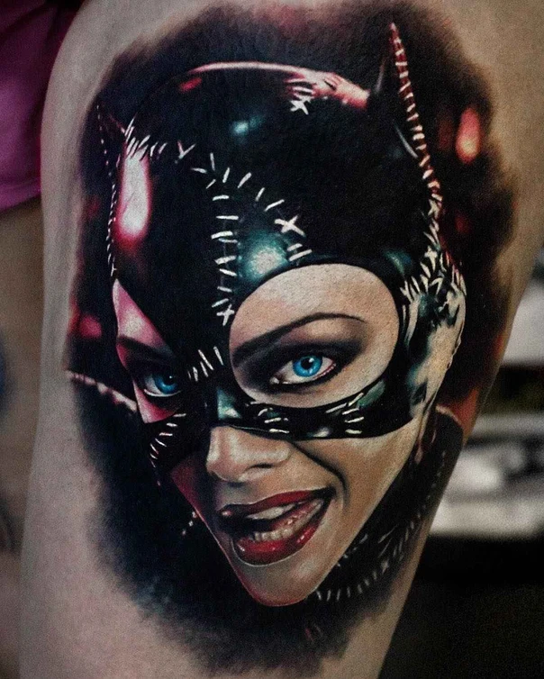 Реализм Catwoman, Portrait tattoo на Бедро