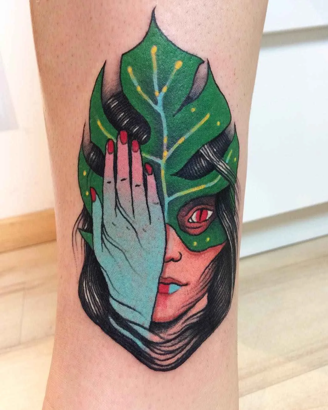 Tatuador Marcin Aleksander Surowiec autoriza estilo tatuagem colorida e preto e branco, arte tatuagem contemporânea | Polônia