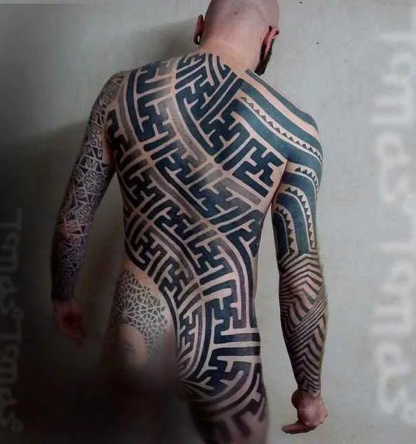 male black tribal 纹身 在 full back #18918 | 纹身师 Tomas Tomas
