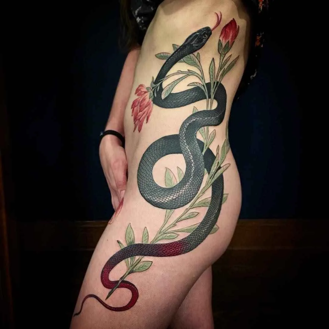 Tatuador Stephanie Brown cria tatuagem colorida neo tradicional | Chicago, Estados Unidos