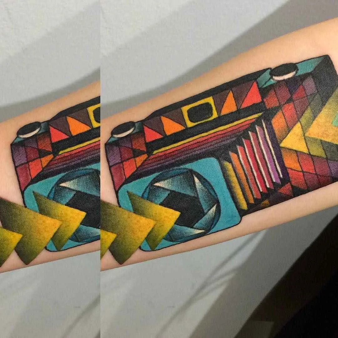 Tatuador Marcin Aleksander Surowiec autoriza estilo tatuagem colorida e preto e branco, arte tatuagem contemporânea | Polônia