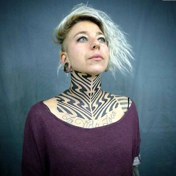 Blackwork Geometric, Abstract tattoo on Neck