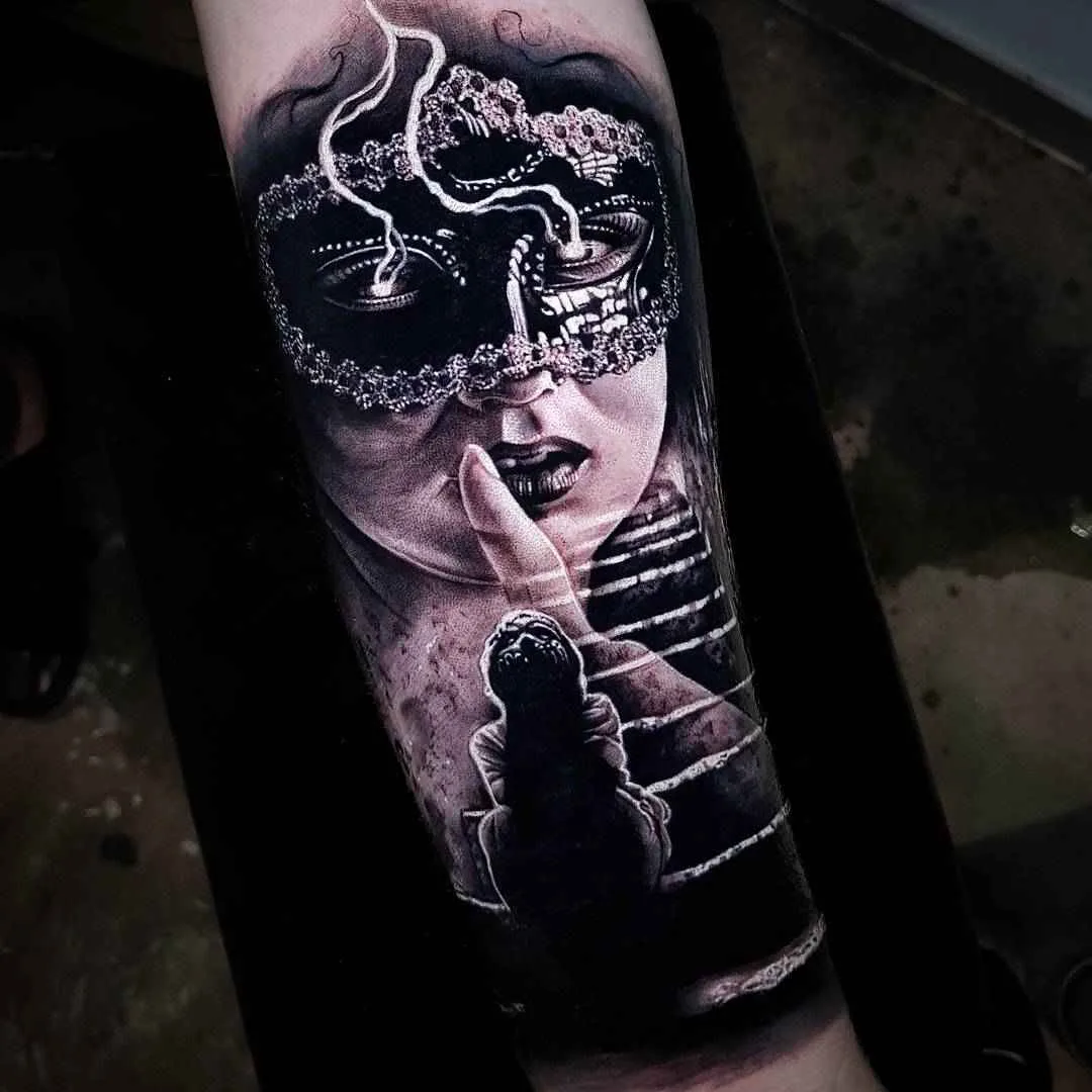 Artista di tatui Benji Roketlauncha Ortega crea stili neri e grigi e realismo del ritratto a colori, surrealismo | Sydney, Australia