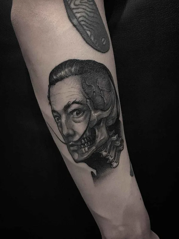 black and grey realism Tatuaggio su forearm #18688 | Tatuatore Gara