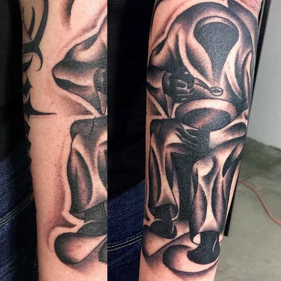 Tatuador Marcin Aleksander Surowiec autoriza estilo tatuagem colorida e preto e branco, arte tatuagem contemporânea | Polônia