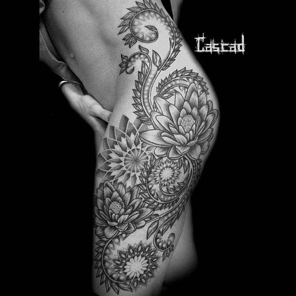 Artista di tatuaggi Ilya Sascad Kandaurov, stile autore blackwork ornamentale tatuaggio | Russia