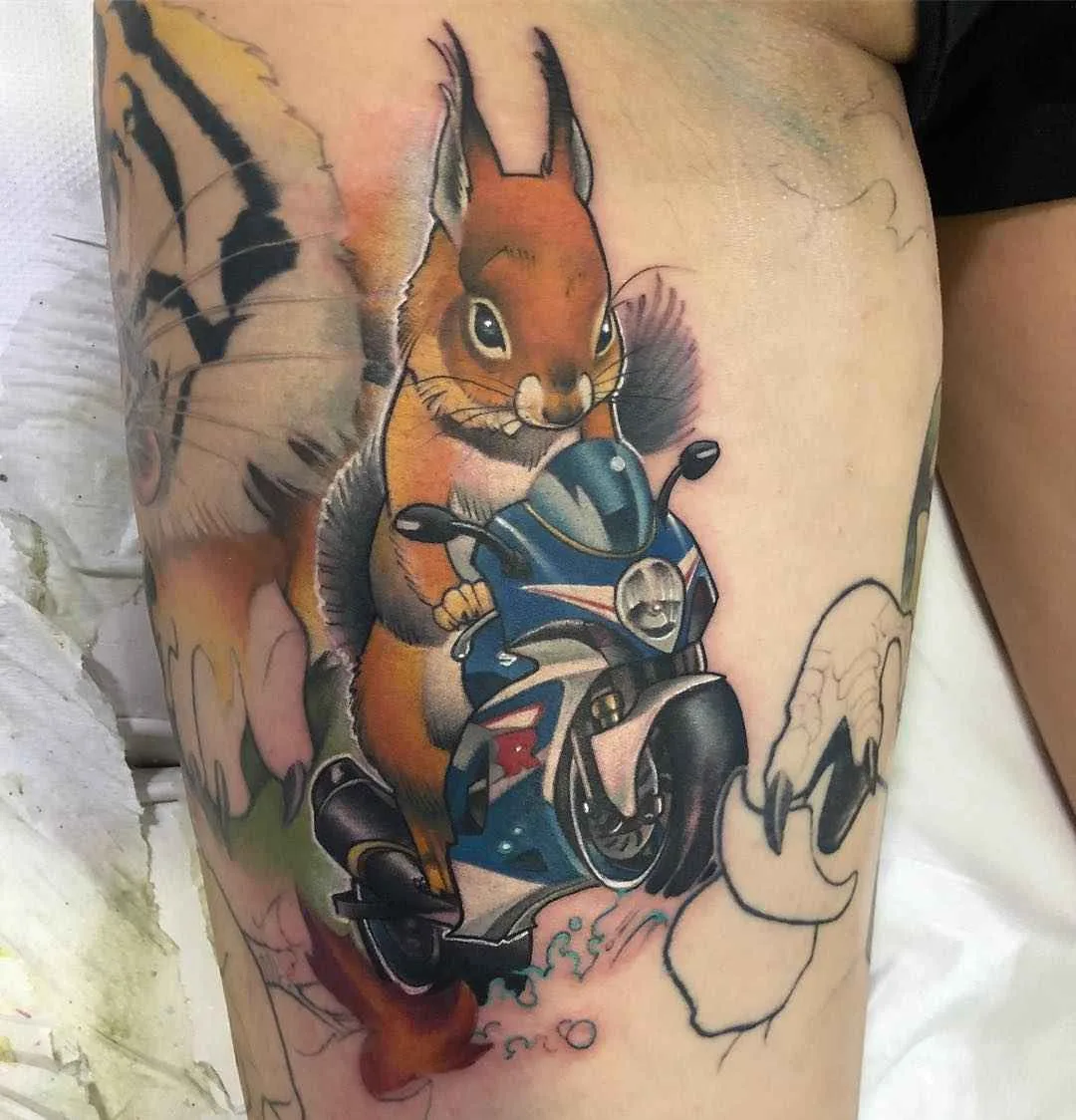 Tatuador Ben Banzai cria tatuagem de nova escola de cores | Espanha