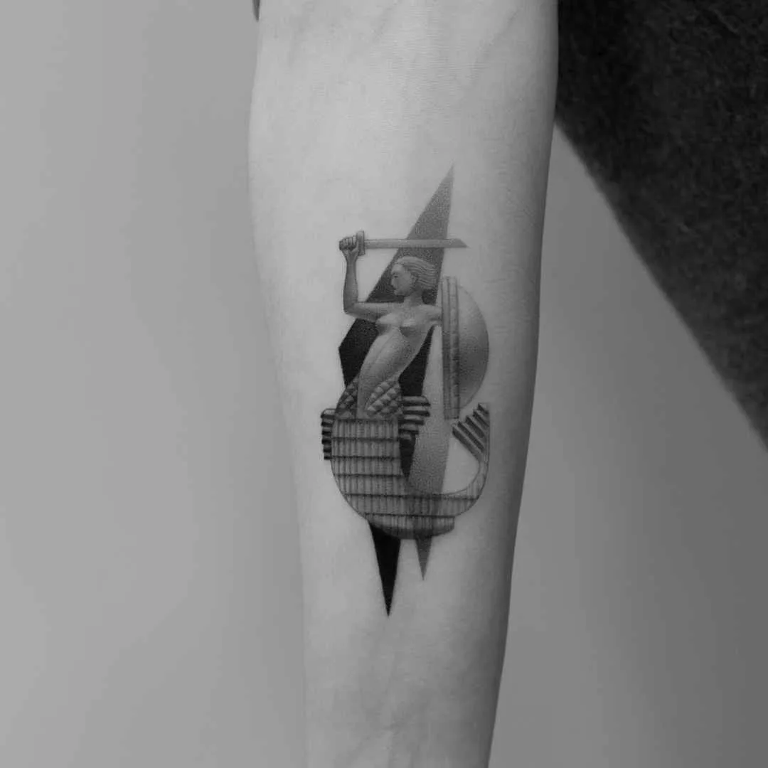 Artista di tatuaggi Paweł Indulski crea uno stile di tatuaggio nero e grigio realistico, grafico, minimalismo | Polonia