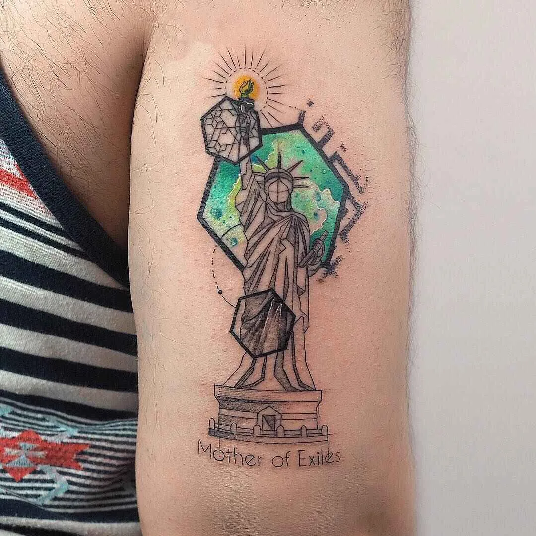 Tattoo artist Baris Yesilbas color athors style watercolor tattoo with geometry and realistic elements | Turkey, United States