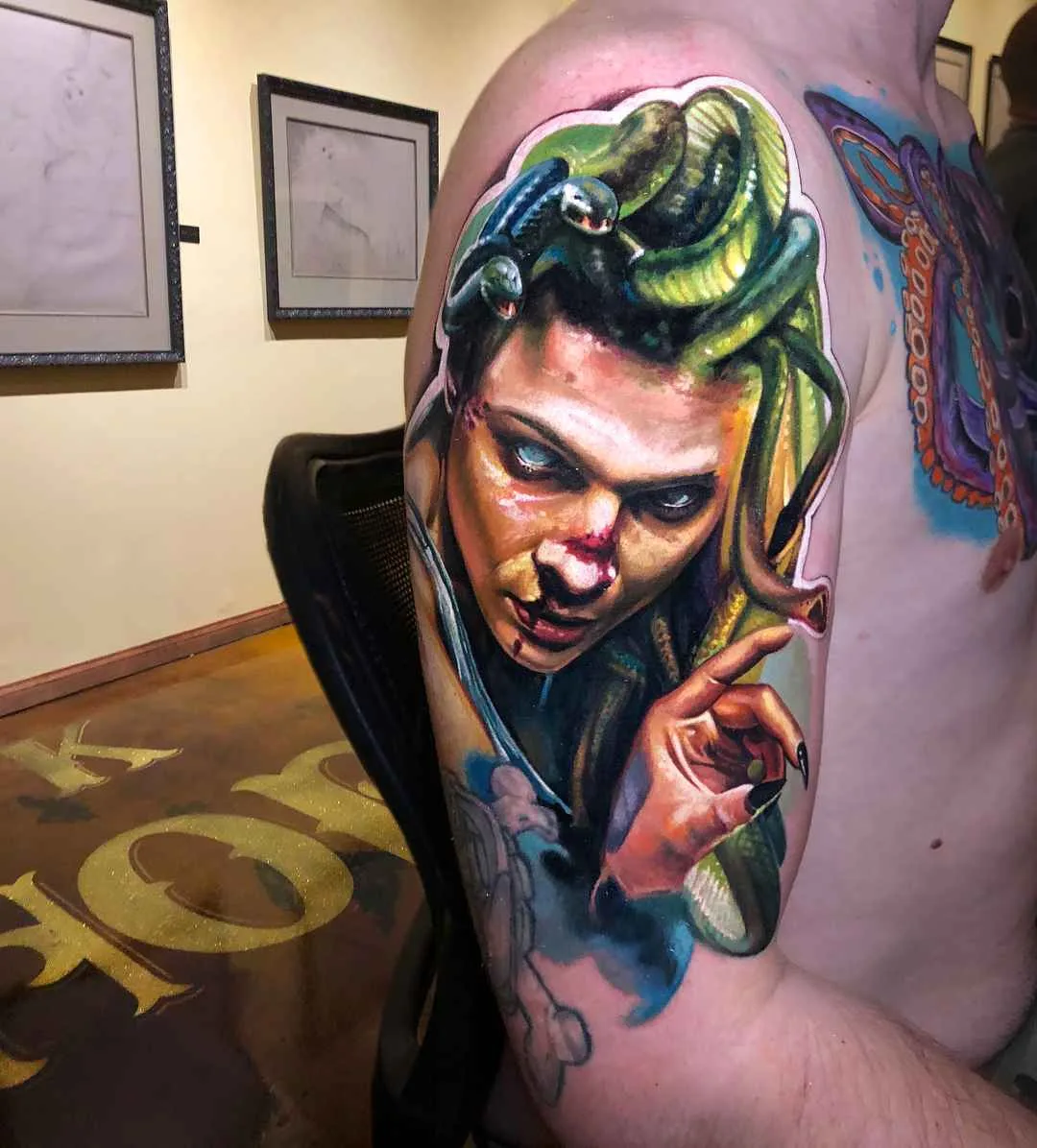 Tatuagem realista de Sergey Shanko | Rússia