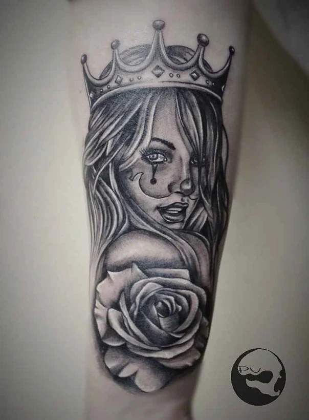 Чёрно-серая Portrait, Rose tattoo на Предплечье