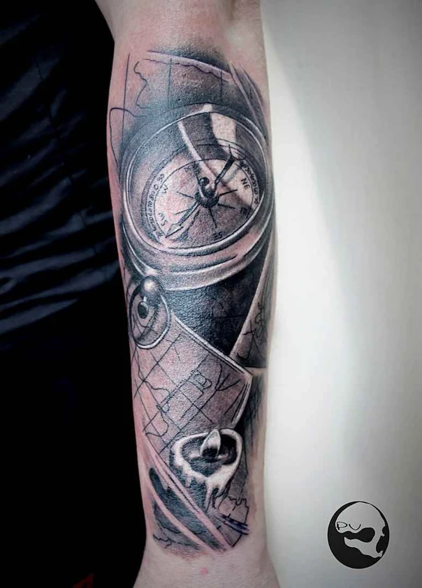 Реализм Compass, Map tattoo на Предплечье
