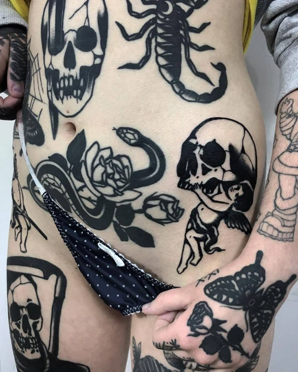 Blackwork Skull, Snake tattoo on Stomach