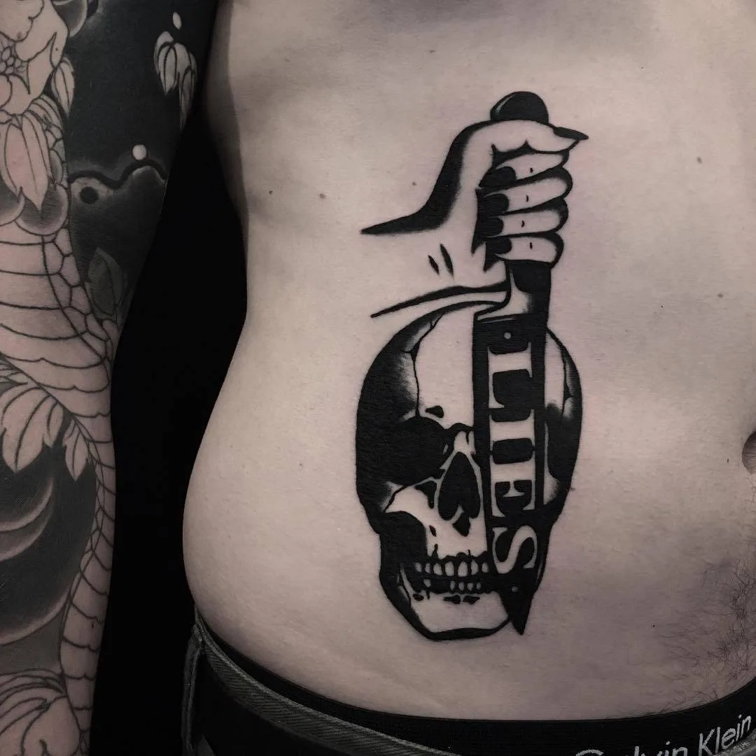 Tatuatore Ignacio Ttd, tatuaggio nero classico tradizionale dell'autore | Argentina