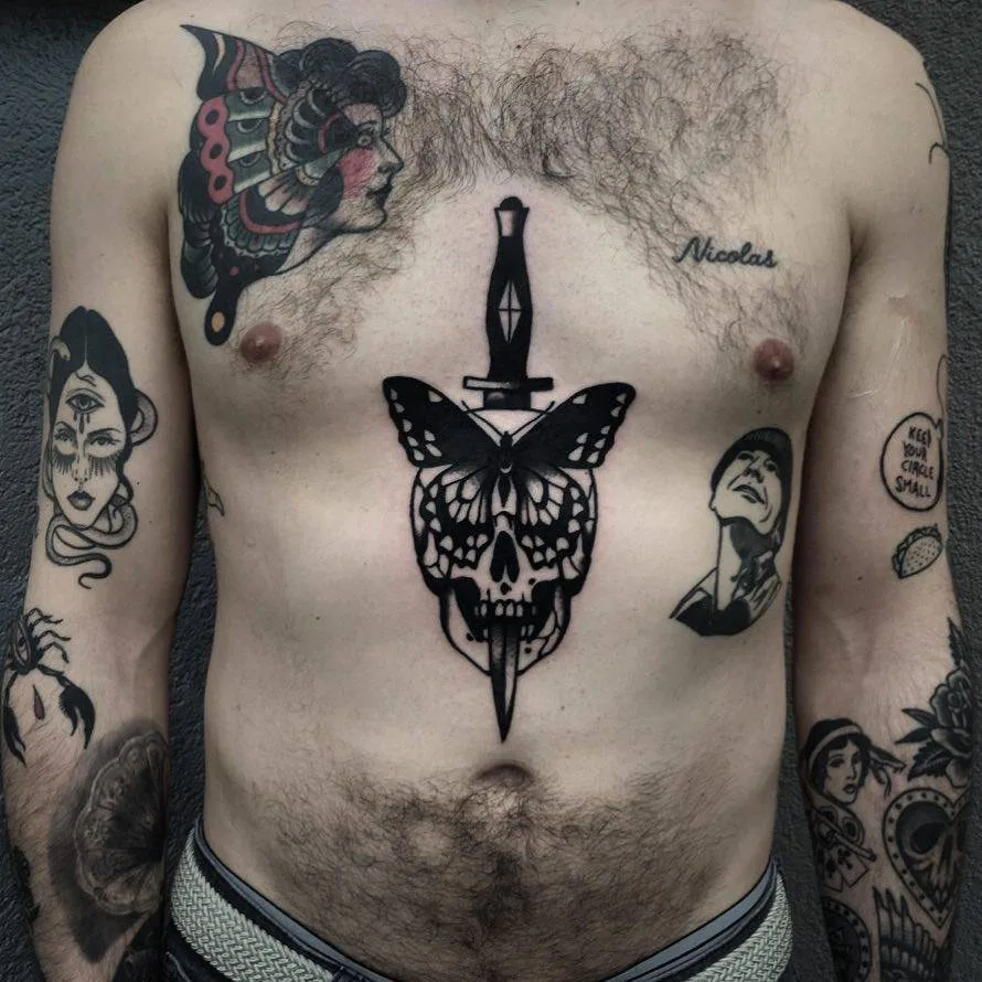 Tatuatore Ignacio Ttd, tatuaggio nero classico tradizionale dell'autore | Argentina