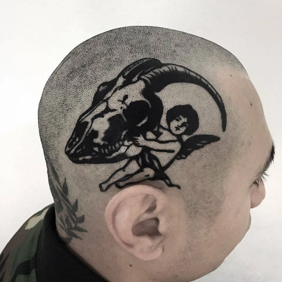 Tatuatore Ignacio Ttd, tatuaggio nero classico tradizionale dell'autore | Argentina