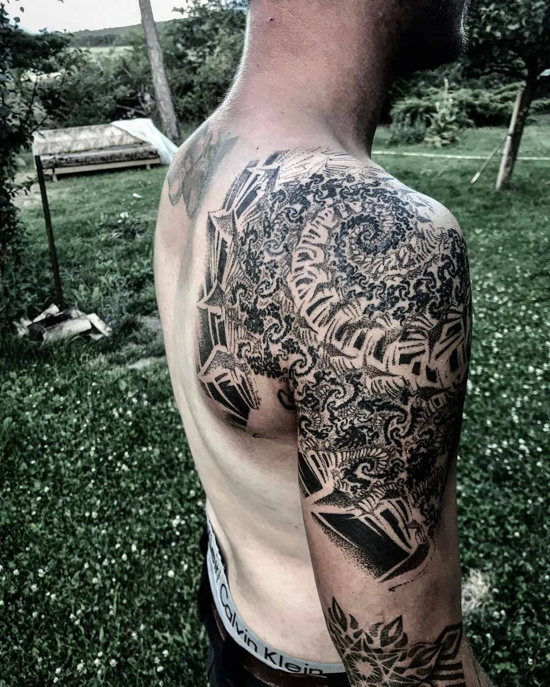 Tattoo artist Byron, author's style blackwork tattoo | Costa Rica