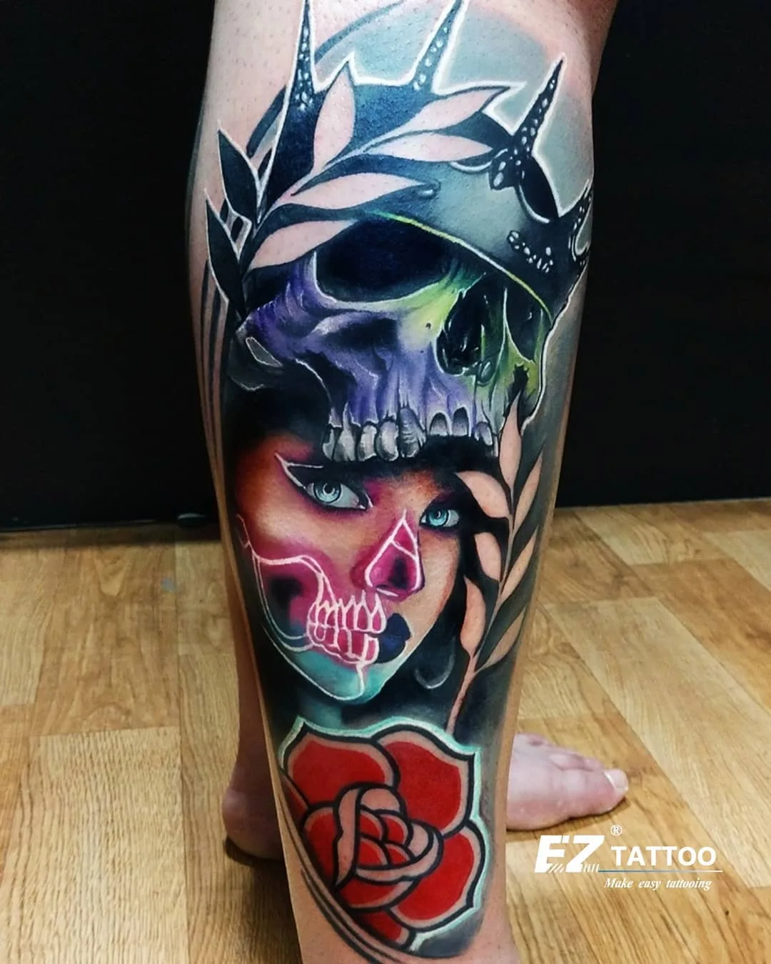 Artista de tatuagem Vinni Mattos, tatuagem realista da nova escola com fundo de águacolor | Espanha