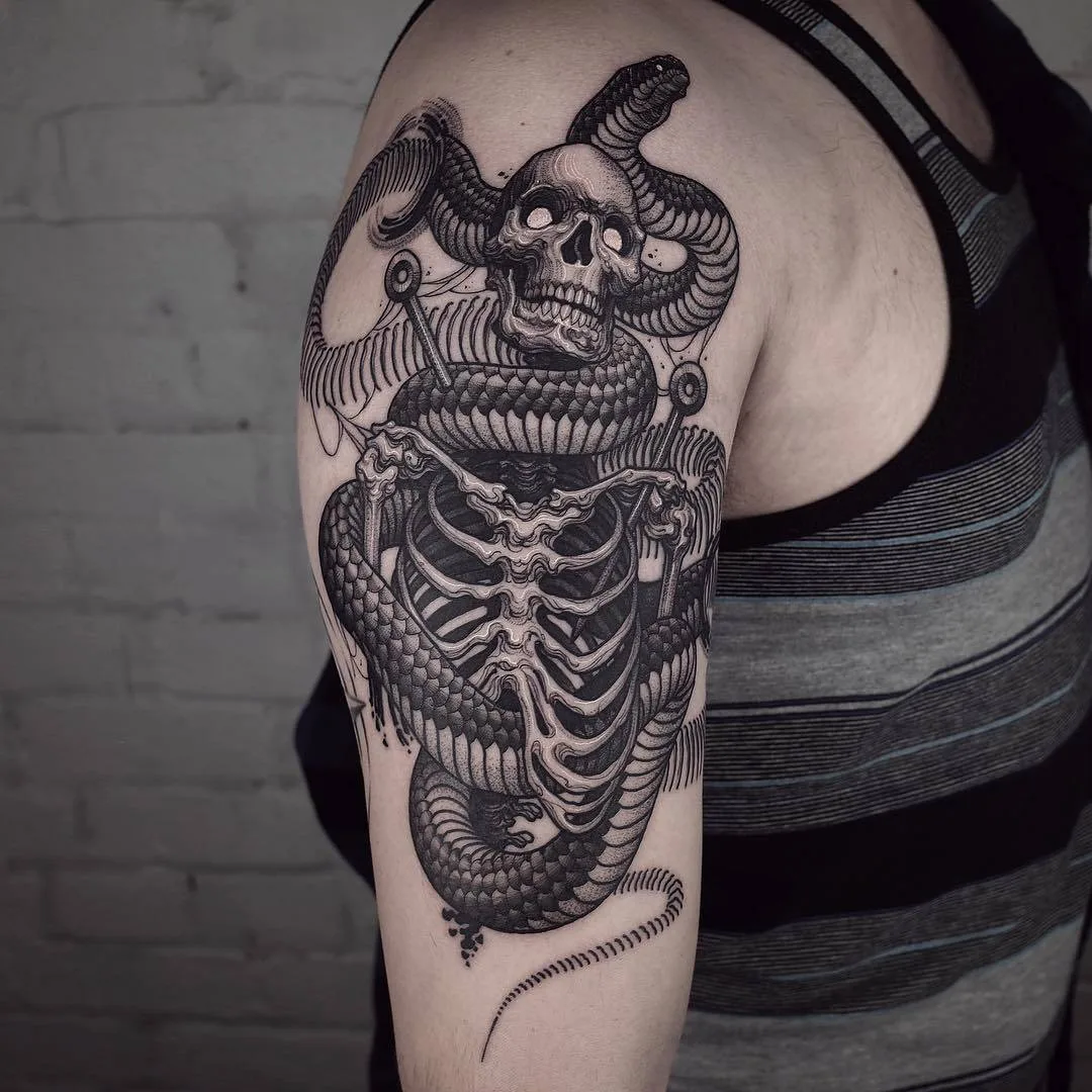 Artista de tatuagem BBrung, tatuagem do autor em preto, gráfica | Coreia, Busan