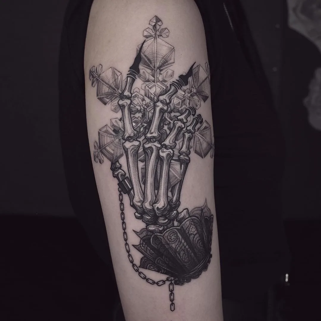 Artista de tatuagem BBrung, tatuagem do autor em preto, gráfica | Coreia, Busan