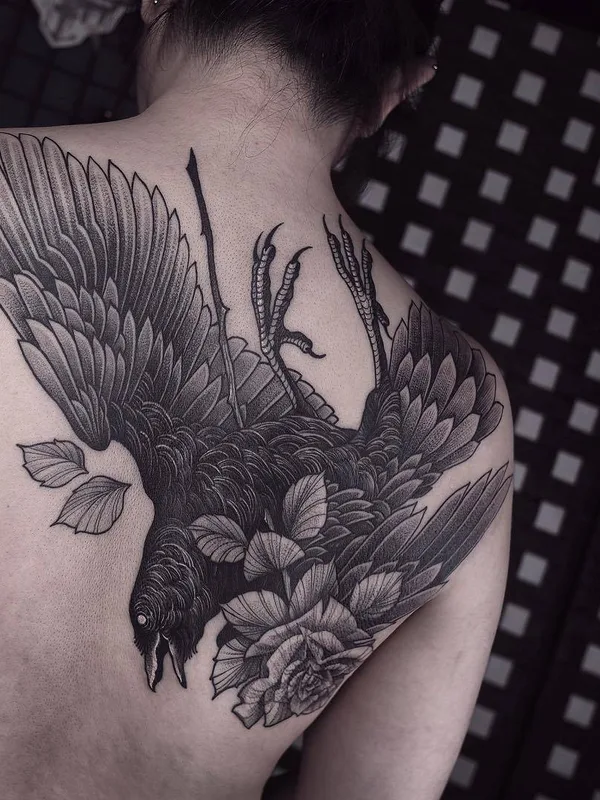 black and grey blackwork tattoo auf shoulder blade #29724 | Tätowierer BBrung