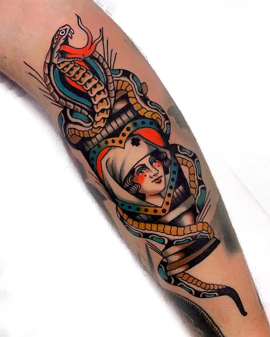Artista de tattoo Pablo Lillo, tattoo tradicional colorido | Espanha, Barcelona