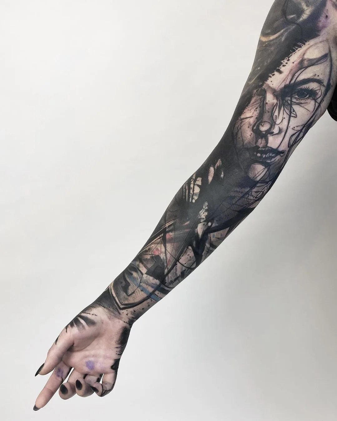 Tattoo artist Natalie Nox, black sketch tattoo, blackwork | Athens, Greece