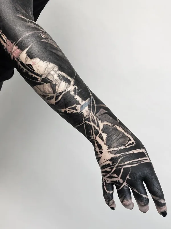 black blackout tatouage sur full sleeve #35721 | Artiste tatoueur Natalie Mickahlo Nox