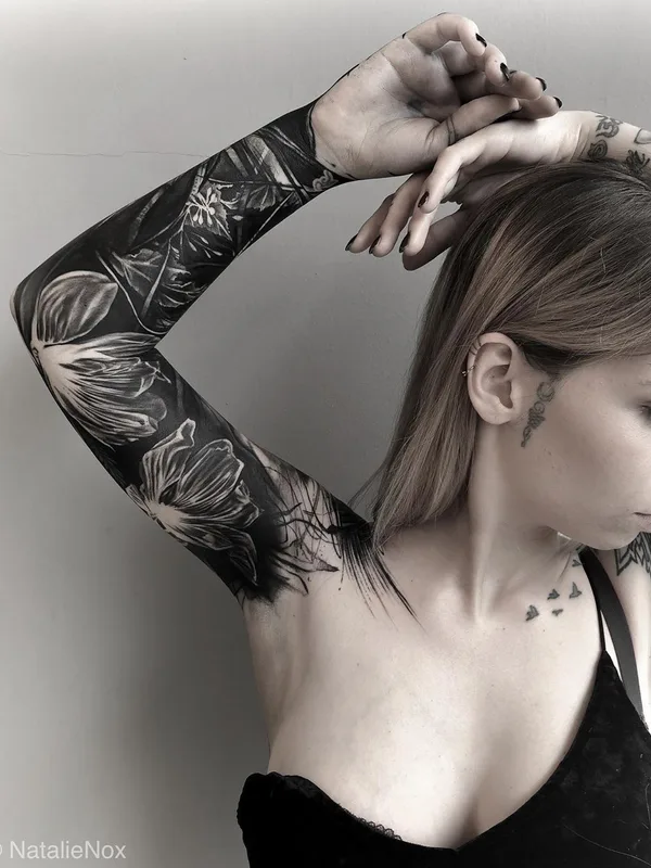 female black blackwork tatouage sur full sleeve #35722 | Artiste tatoueur Natalie Mickahlo Nox