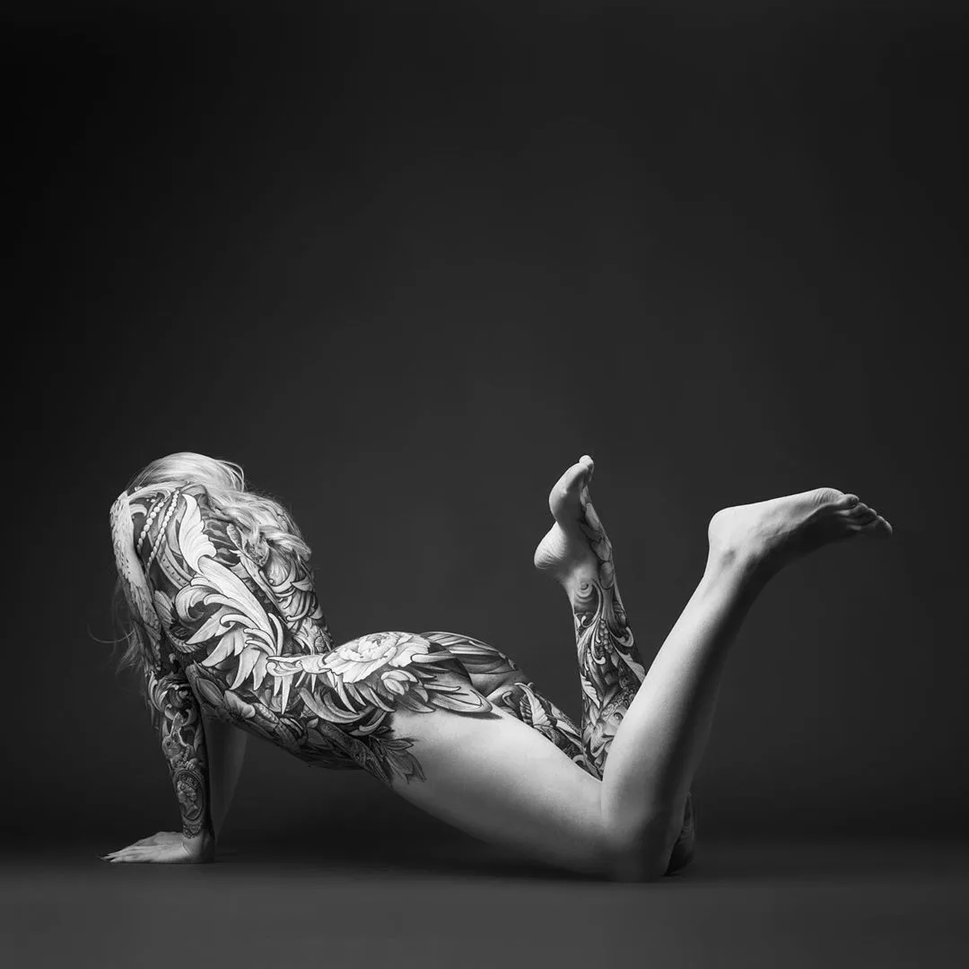 Tattooed model Lisa Kroiss, alternative photo model and tattoo artist | Germany