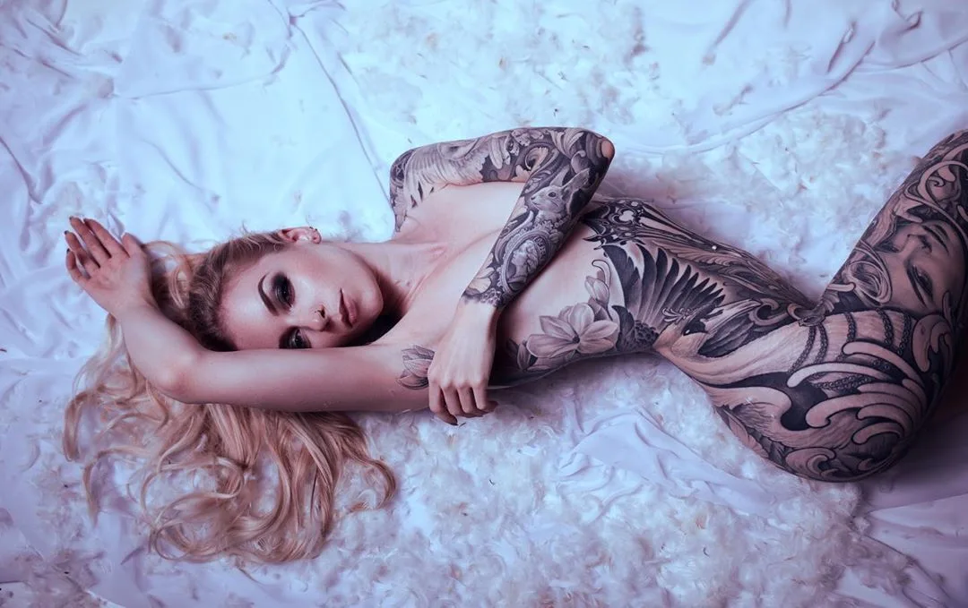 Tattooed model Lisa Kroiss, alternative photo model and tattoo artist | Germany