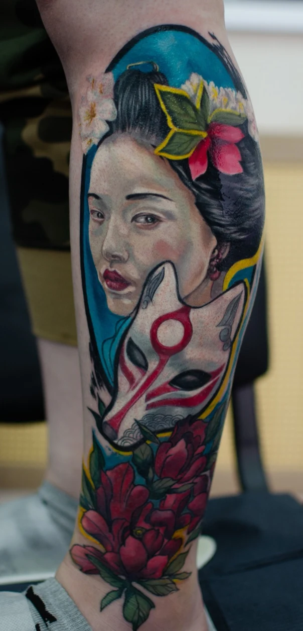 Японская Geisha, Kitsune mask tattoo на Икра