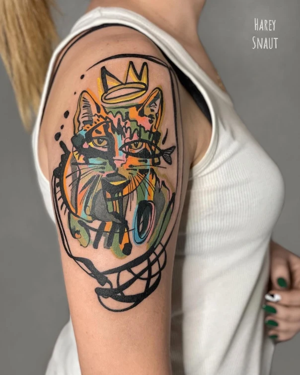 Абстрактная Cat, Crown tattoo на Плечо