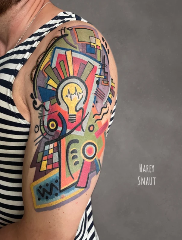 Абстрактная Lightbulb, Geometric shapes tattoo на Плечо