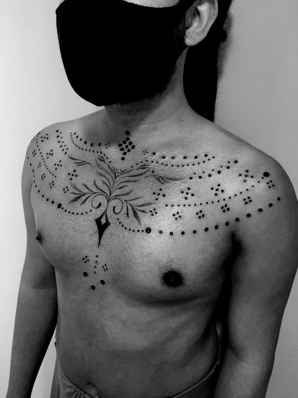 male black blackwork tatouage sur chest #53707 | Artiste tatoueur Lorena Melo
