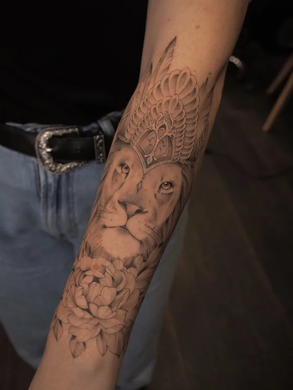 black and grey realism Tatuaggio su forearm #53758 | Tatuatore Яна Гуревич