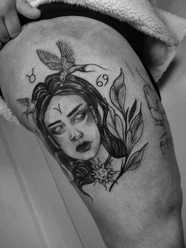 female black and grey black and grey татуировка на thigh #53774 | Тату мастер Eva Jiménez