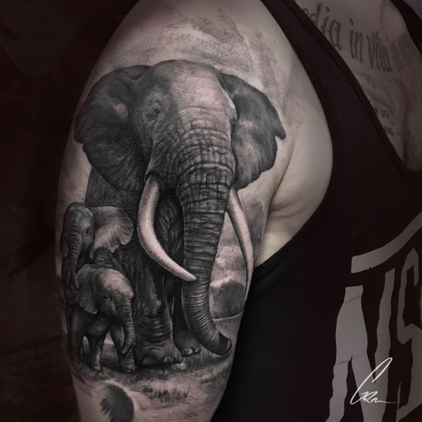 Реализм Elephant, Family tattoo на Дельта