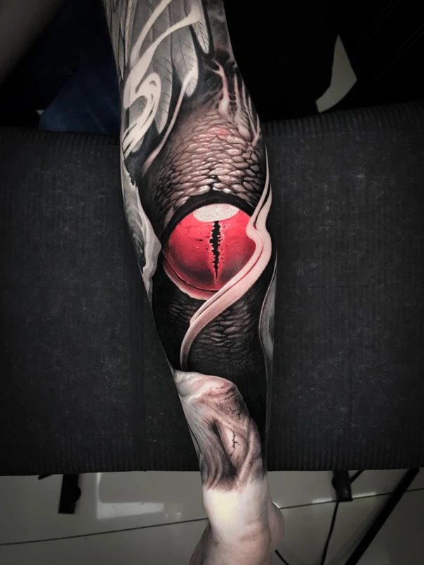 Реализм Eye, Organic tattoo на Икра