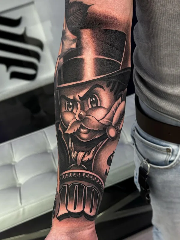 male black and grey black and grey Tatuaggio su forearm #66000 | Tatuatore Lawrence Fong