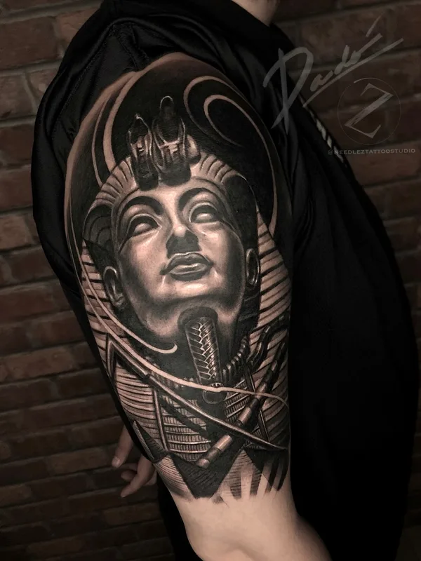 black and grey realism татуировка на upper arm #66043 | Тату мастер Ricardo David