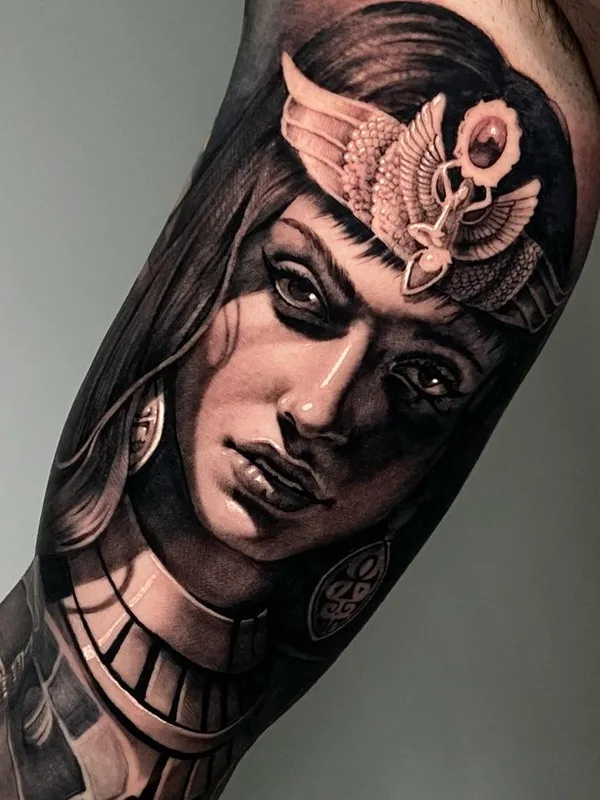 female black and grey realism Tatuaggio su forearm #66288 | Tatuatore Alessandro Covallero