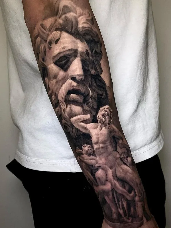 black and grey realism 纹身 在 forearm #66302 | 纹身师 Simone Covallero